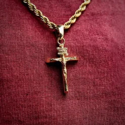 Crucifix In Yellow Gold -Fashion Jewelry Discount Store 1L9A6753 1
