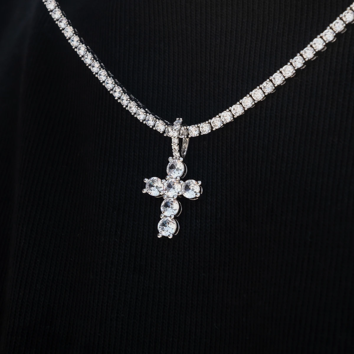 Iced Micro Round Cross 2 Iced Micro Round Cross - Image 2