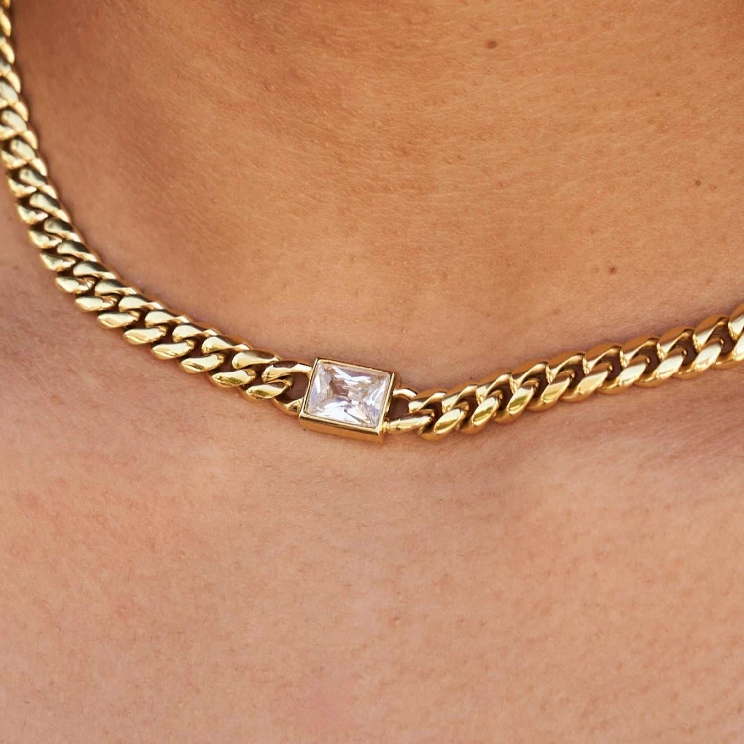Emerald Cut Stone Miami Cuban Necklace - Gold 2 Emerald Cut Stone Miami Cuban Necklace - Gold - Image 2