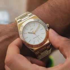 42MM Fluted Bezel Alpha Era In Yellow Gold