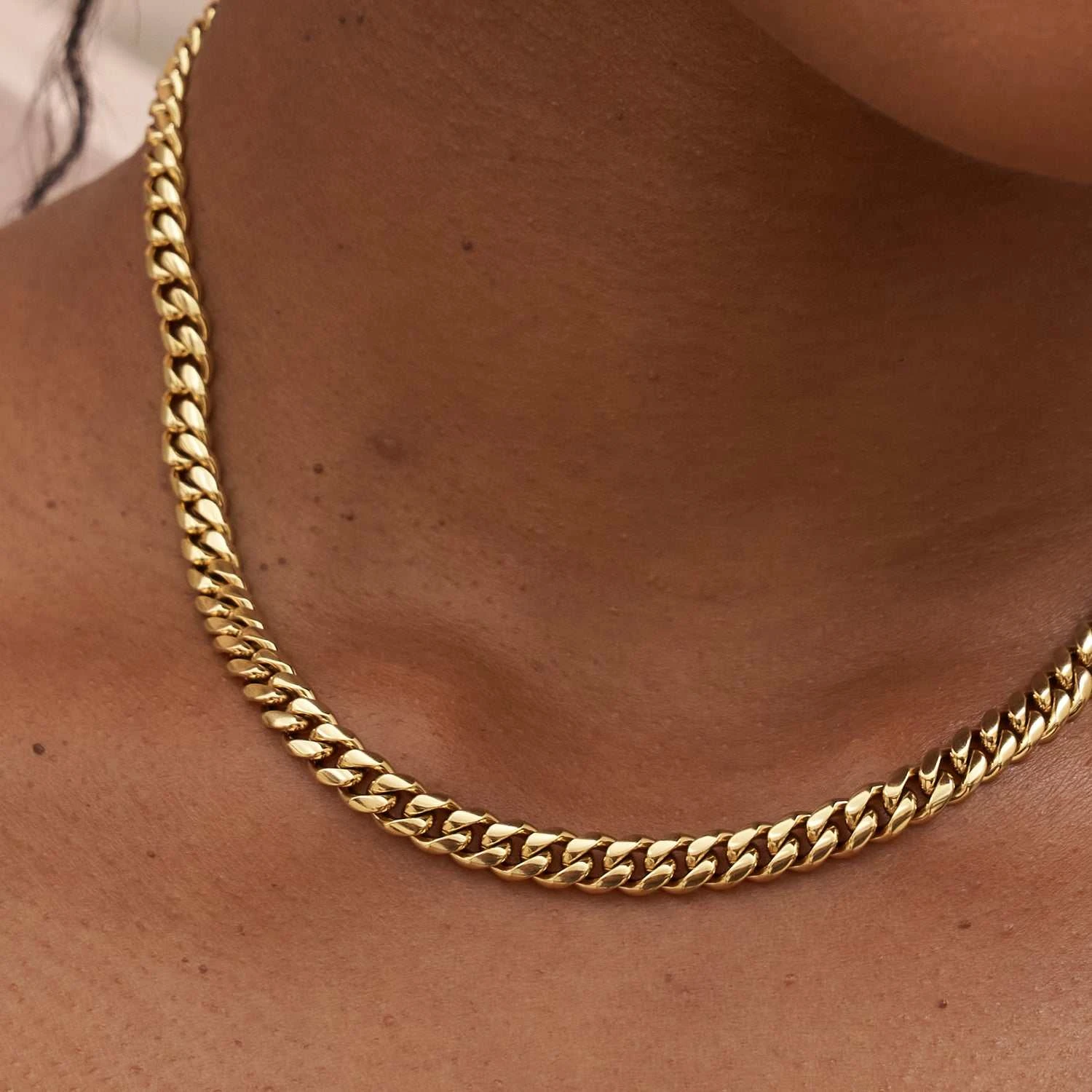 Miami Cuban Link Necklace In Yellow Gold - 8mm 2 Miami Cuban Link Necklace In Yellow Gold - 8mm - Image 2