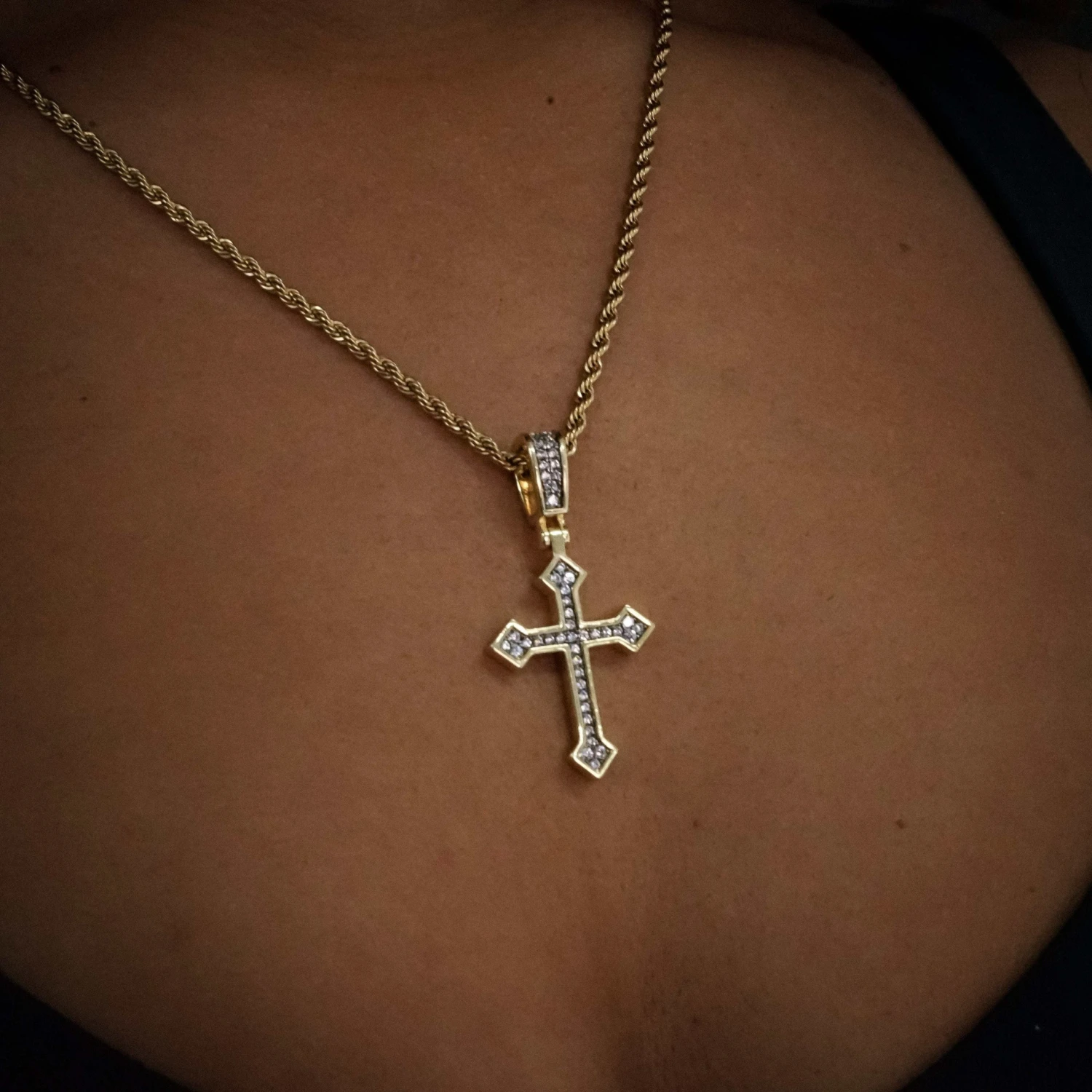 Micro Celtic Cross V.2 In Yellow Gold 4 Micro Celtic Cross V.2 In Yellow Gold - Image 4