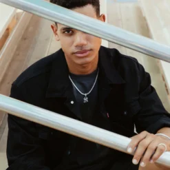 New York Yankees Micro Pendant In White Gold -Fashion Jewelry Discount Store new york yankees micro pendant in white gold gld men the gld shop 3 scaled