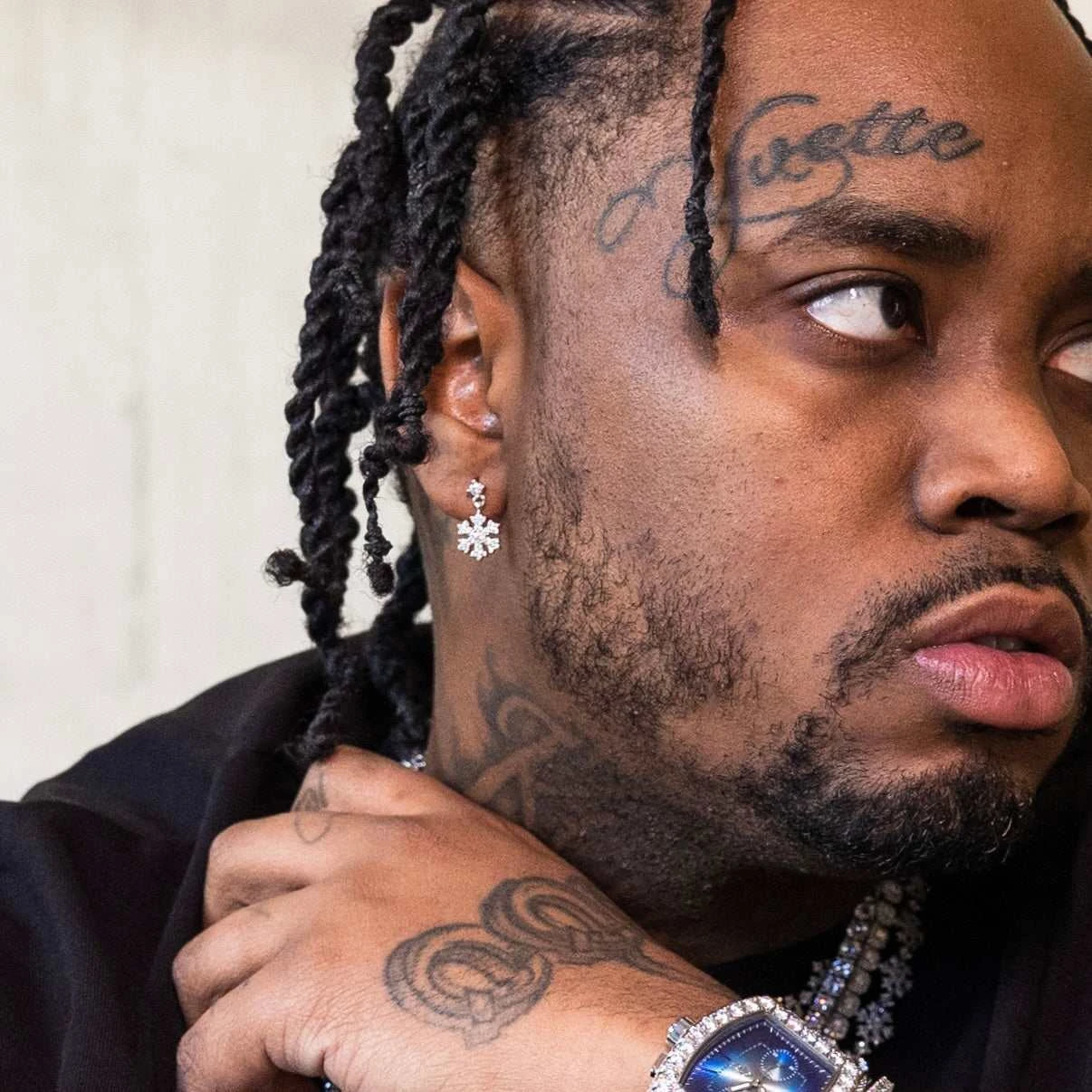 Fivio Snowflake Drop Stud Earrings - White Gold 4 Fivio Snowflake Drop Stud Earrings - White Gold - Image 4